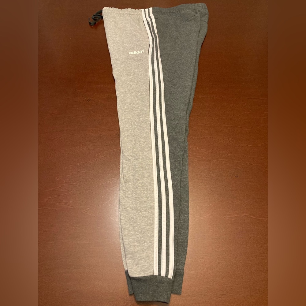 Women's Adidas 3 stripe jogger sweatpants (Light gray/dark gray/white)